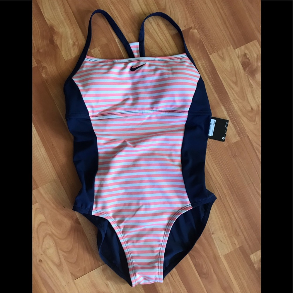 NEW Women's Nike One Piece Swimsuit Raceback Med